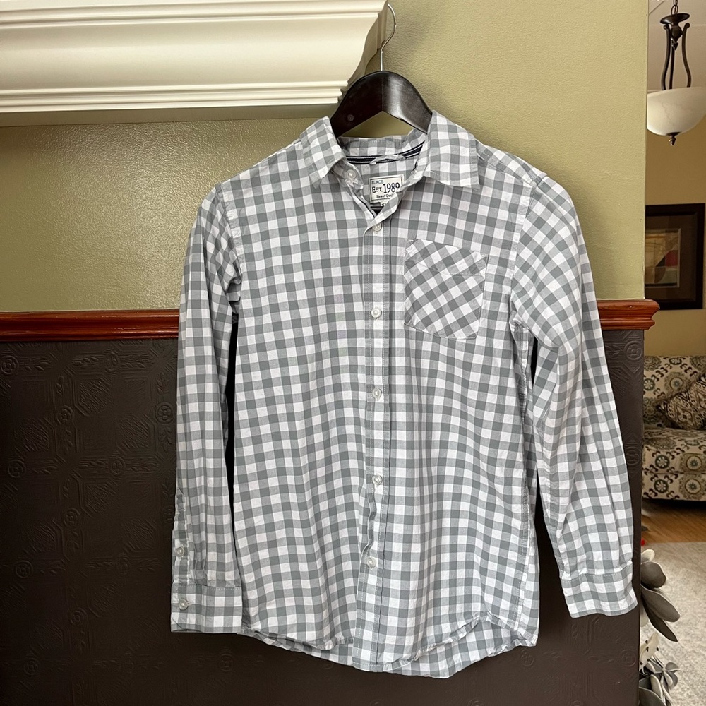 Children’s Place Boys’ XL Size 14 Grey/white plaid button down shirt, EUC